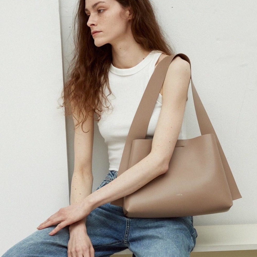 Tan Leather Shoulder Bag with Modern Design